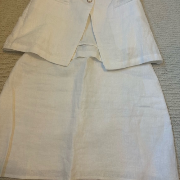 Reformation Cream Button-Detail Set - Picture 4 of 6